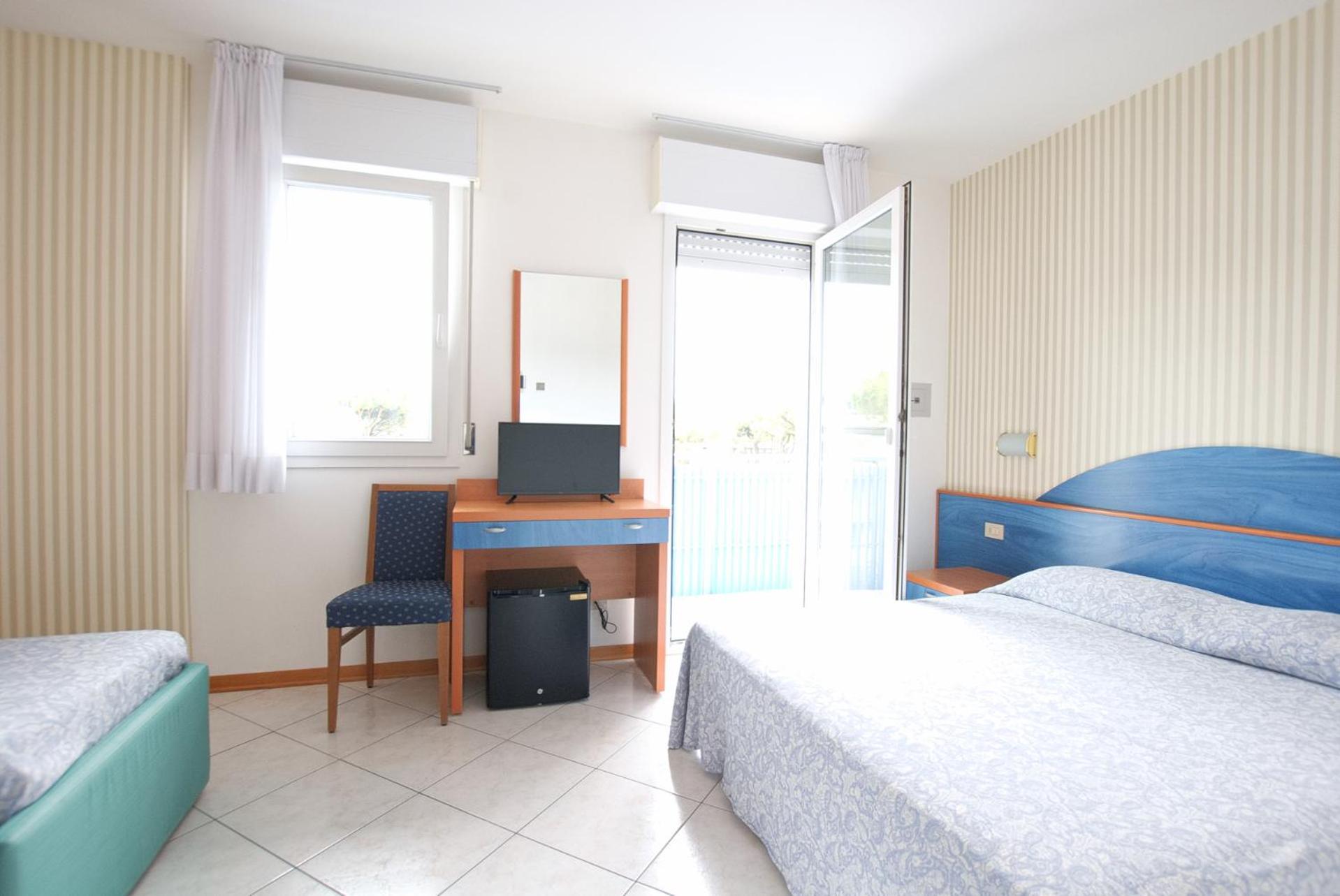 Hotel Paris Lignano Sabbiadoro Exterior foto